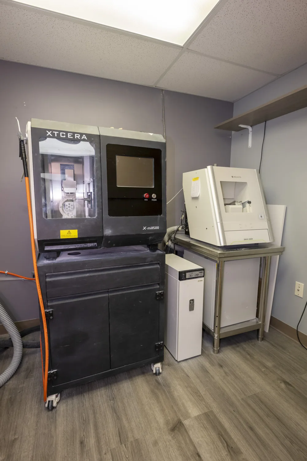 XTCERA milling machines in the in-house dental lab