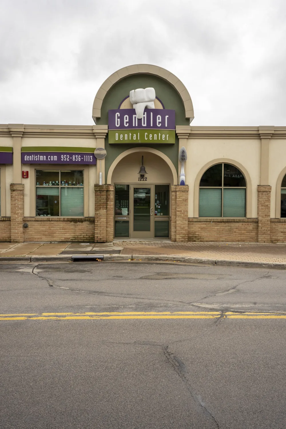 The Gendler Dental Center office on Mainstreet in Hopkins, MN.